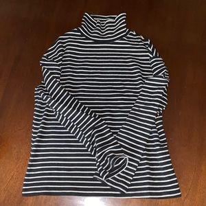 Stripped turtle neck